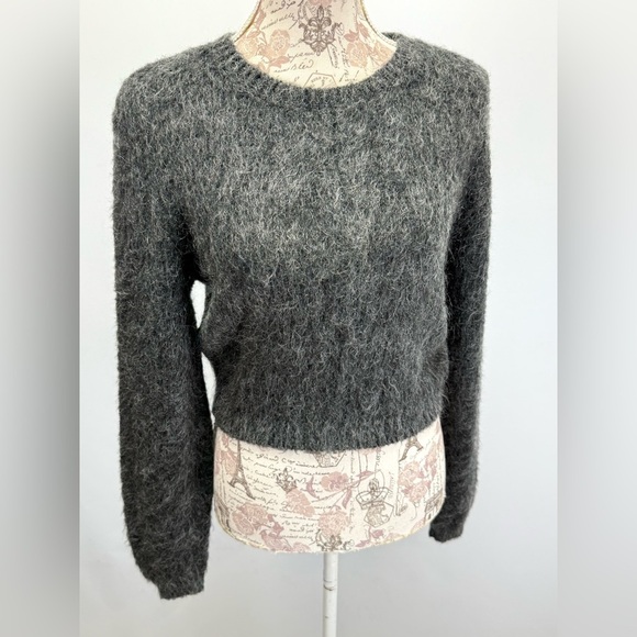 MODA INTERNATIONAL Gray fuzzy Crew Neck crop Sweater size S - Picture 9 of 12
